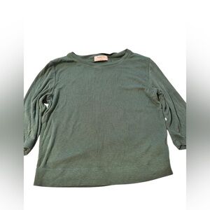 Babaton Baby Tee Green 3/4 length sleeve, ribbed,‎ soft, crew neck Size Small